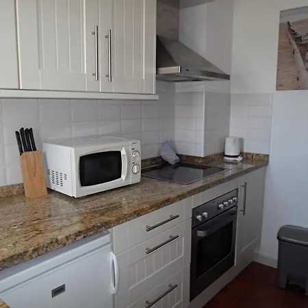 Palmeras 8 Menyber * נרחה