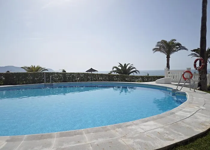 Palmeras 8 Menyber * Nerja